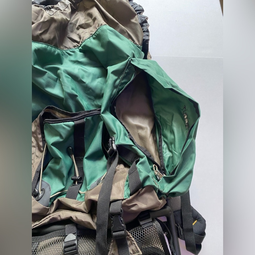 Mountainsmith Vintage Green and Brown Hiking Backpack with External Frame - Picture 5 of 12